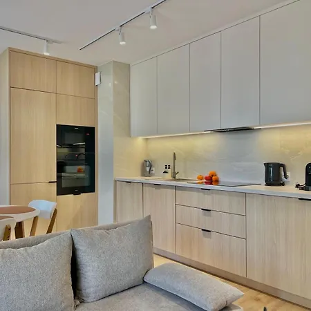 4summer Golden Hour Parking Apartment