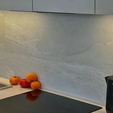 4summer Golden Hour Parking Apartment *